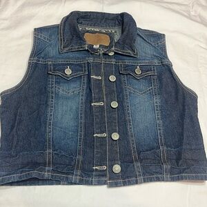 Jean Vest